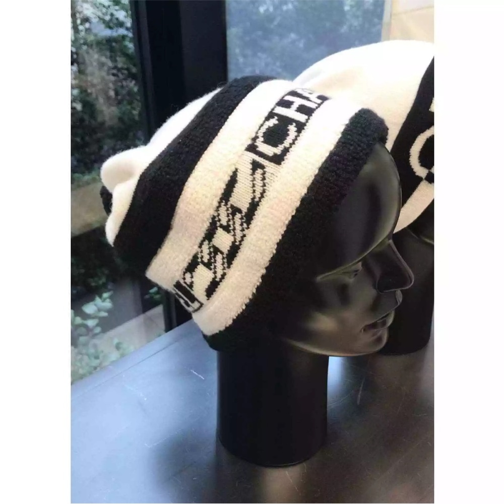 Chanel REV Black White Pom
Pom Cashmere CC Logo Knit Cloche Beanie Winter Hat - Picture 4 of 11
